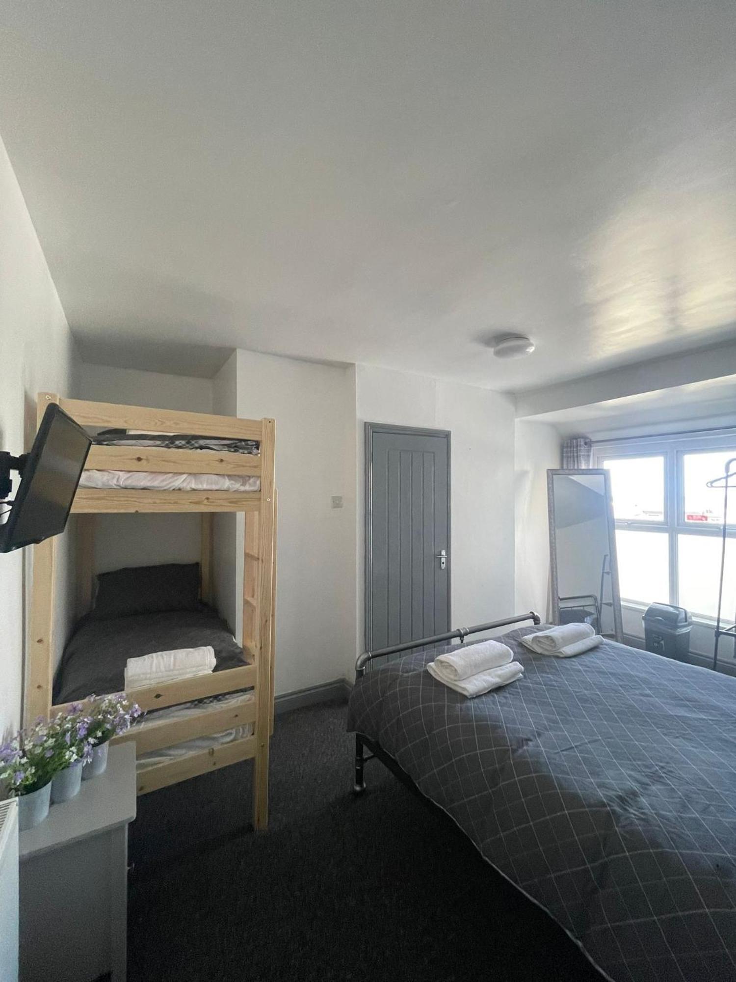 Shore Lodge New Quay Extérieur photo