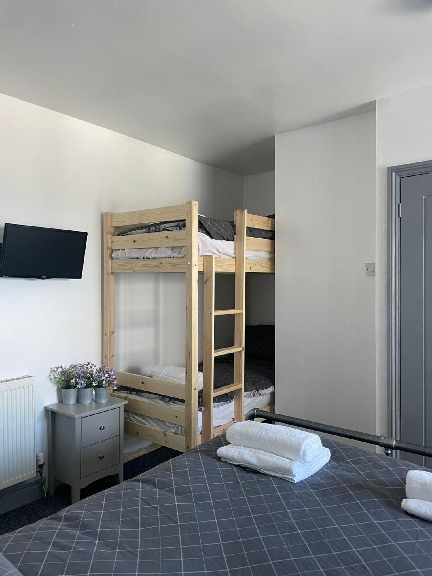 Shore Lodge New Quay Extérieur photo