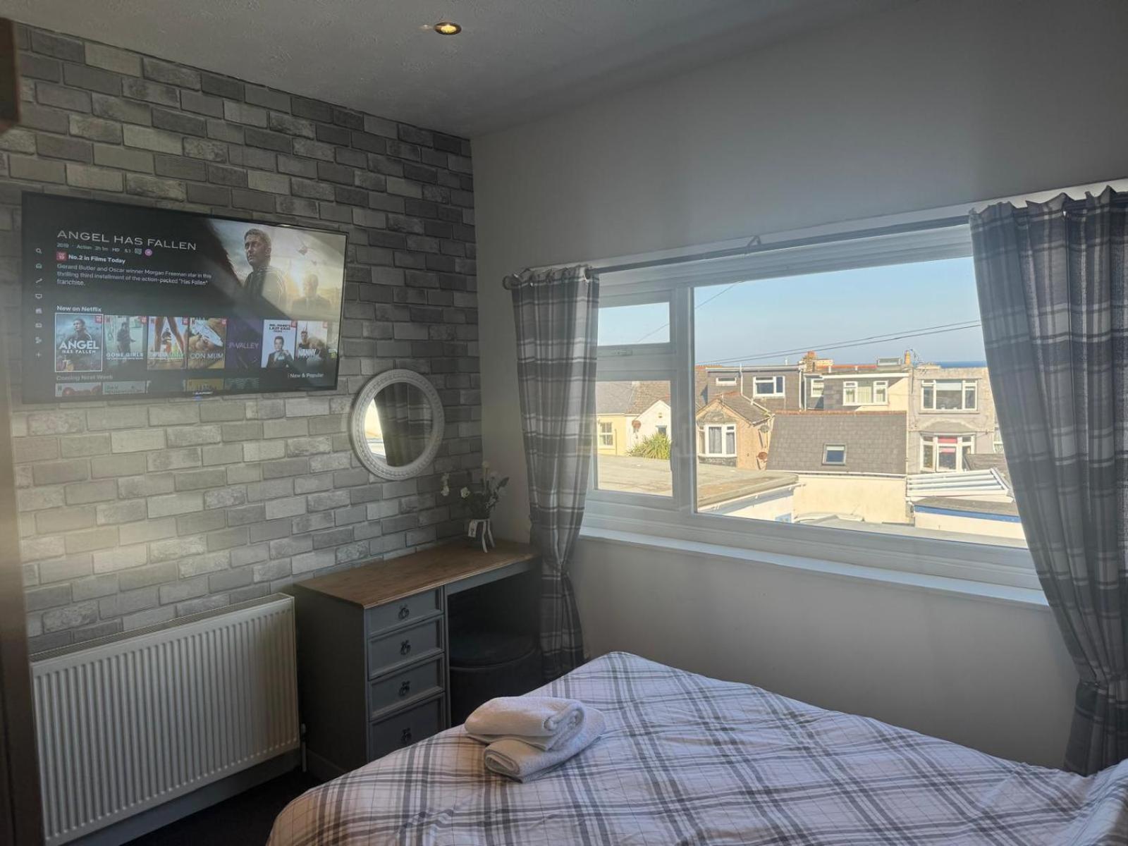 Shore Lodge New Quay Extérieur photo